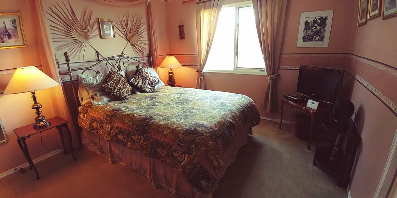 Bed and Breakfast Hemingway'S By The Sea Esquimalt Zewnętrze zdjęcie